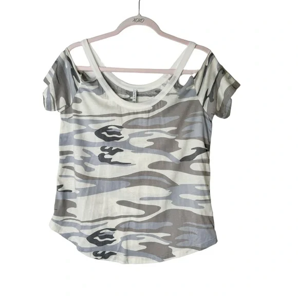 Z Supply The Camo Cold Shoulder Tee Medium - Picture 4 of 7